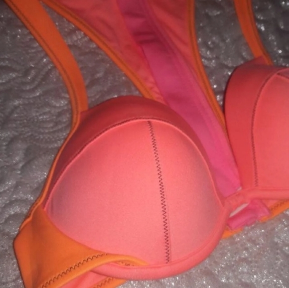 SOLD!!! Victoria's Secret Sport Bikini S/M 34B - Picture 7 of 9
